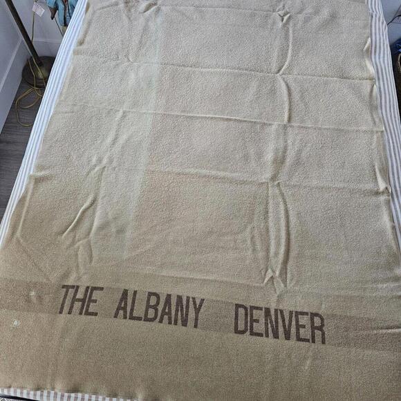The Albany Denver Antique Wool Pendleton Hotel Blanket - Picture 2 of 12